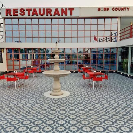 Gods County. Resort&Banquets Tarapith Extérieur photo