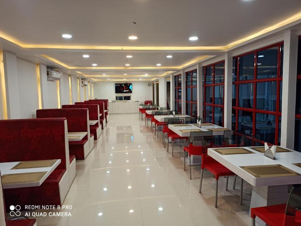 Gods County. Resort&Banquets Tarapith Extérieur photo