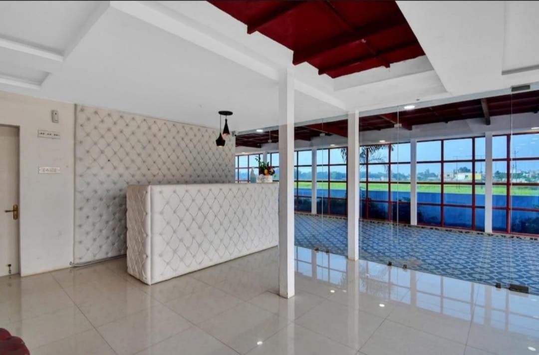 Gods County. Resort&Banquets Tarapith Extérieur photo