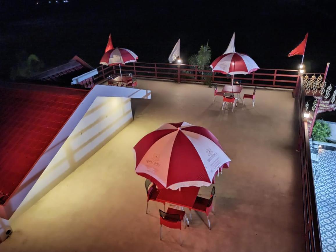 Gods County. Resort&Banquets Tarapith Extérieur photo