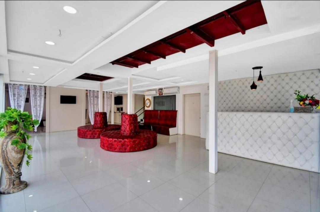 Gods County. Resort&Banquets Tarapith Extérieur photo