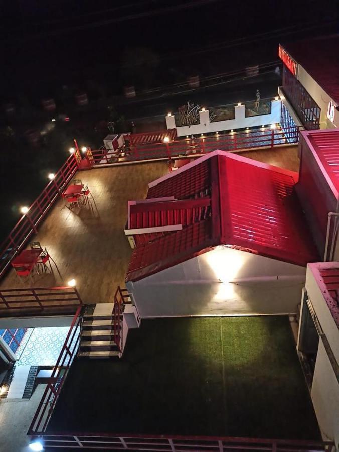 Gods County. Resort&Banquets Tarapith Extérieur photo