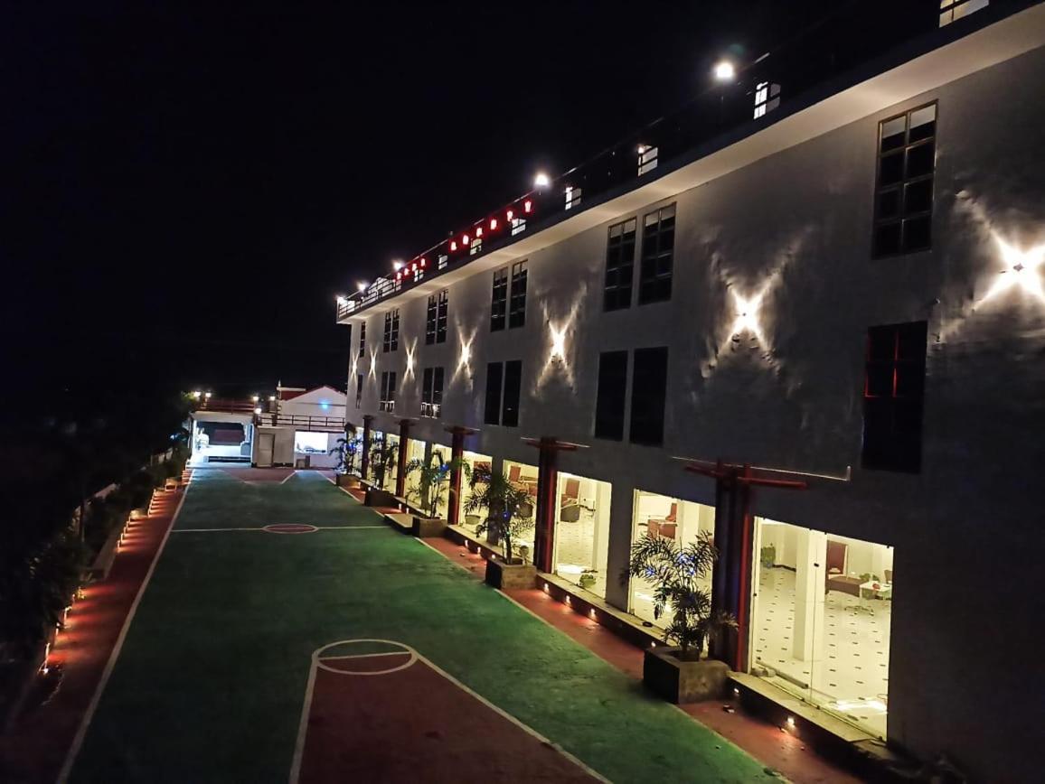 Gods County. Resort&Banquets Tarapith Extérieur photo