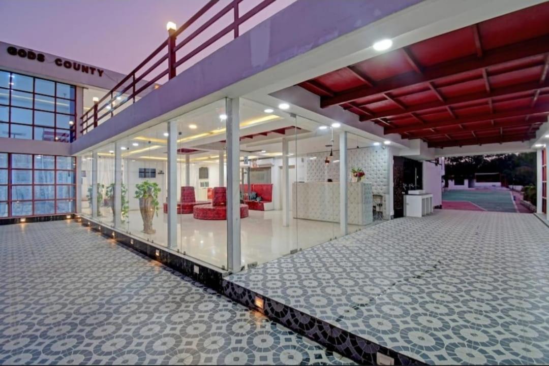 Gods County. Resort&Banquets Tarapith Extérieur photo